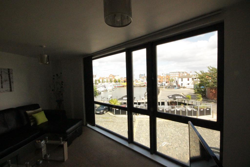 Marina Water View Apartment Kingston upon Hull Exterior photo