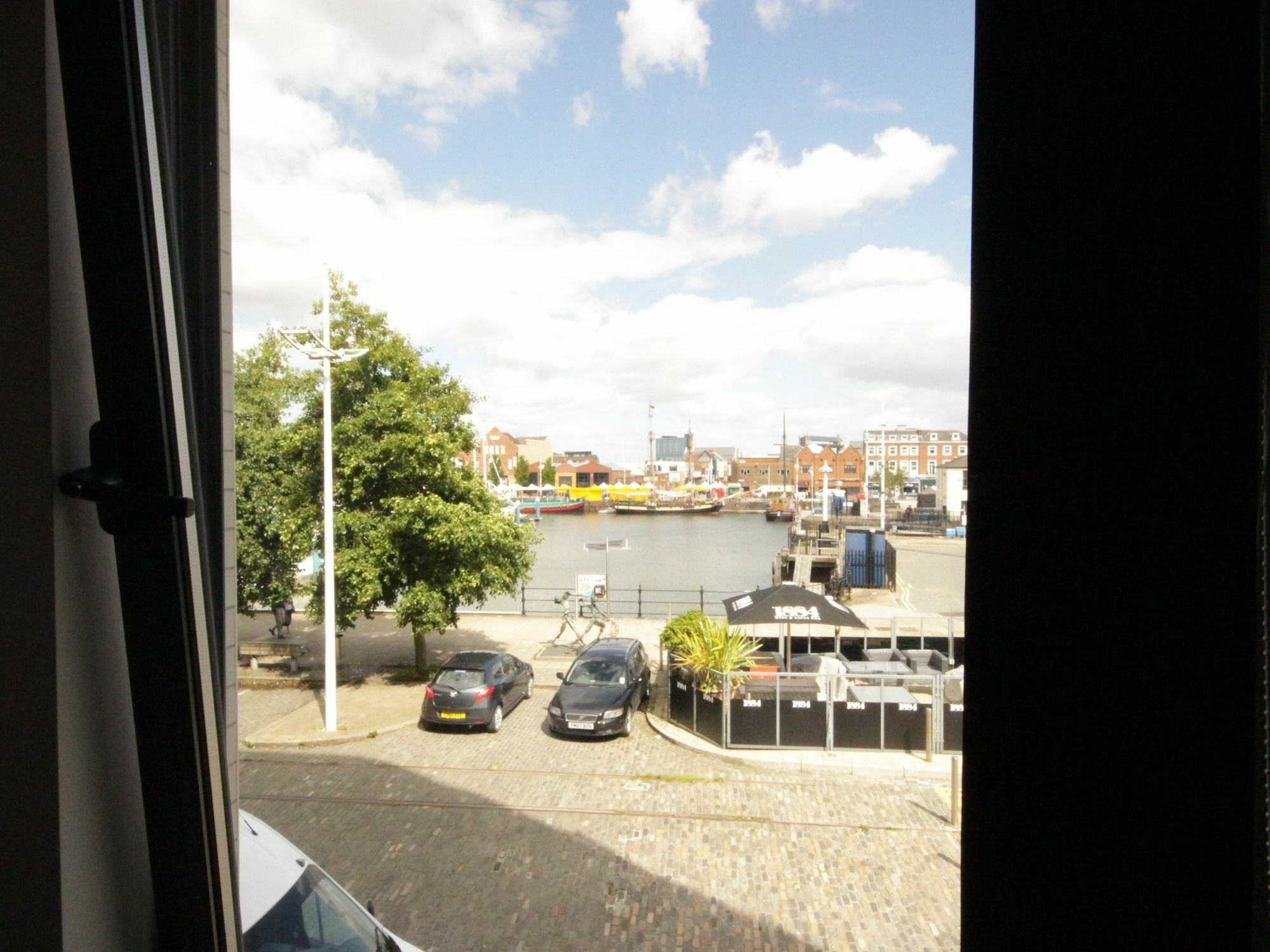 Marina Water View Apartment Kingston upon Hull Exterior photo